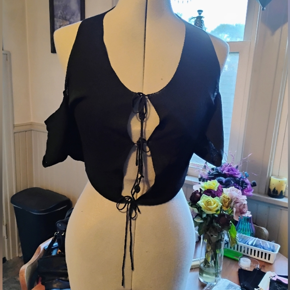 Black tie up cropped cold shoulder top